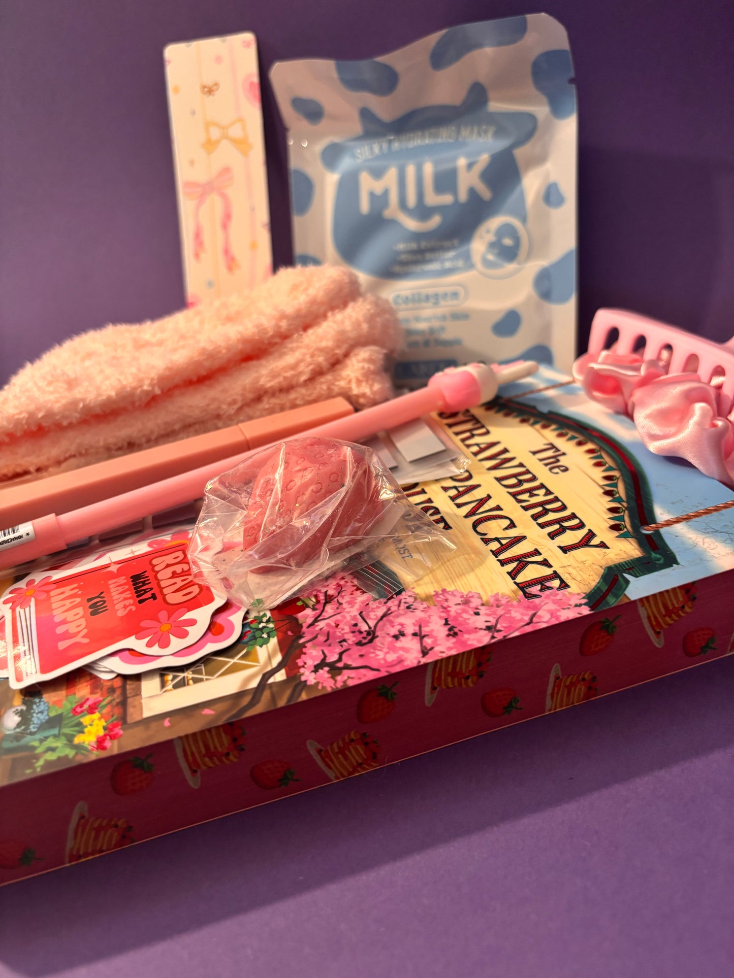 Strawberry Patch Pancake House Sprayed Edge Book Box