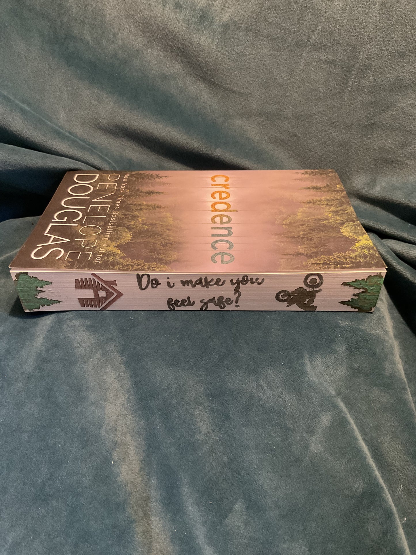 Credence Paperback Hand Sprayed Edge
